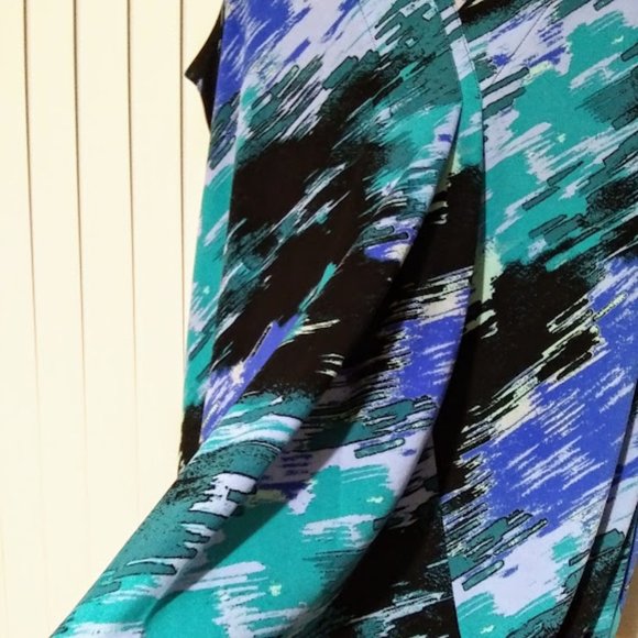 *DANA BUCHMAN*SLEEVELESS PLEATED TOP*V NECK*WOMEN SIZE S*ABSTRACT COLORS* - Picture 6 of 7